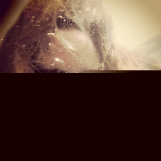 Julianne Russell Photo 4