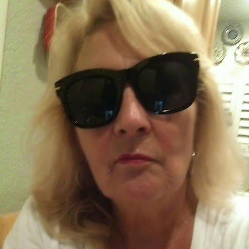 Betty Ramos Photo 38