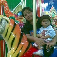 Julie Mejia Photo 10