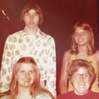 Debbie Gillespie Photo 33