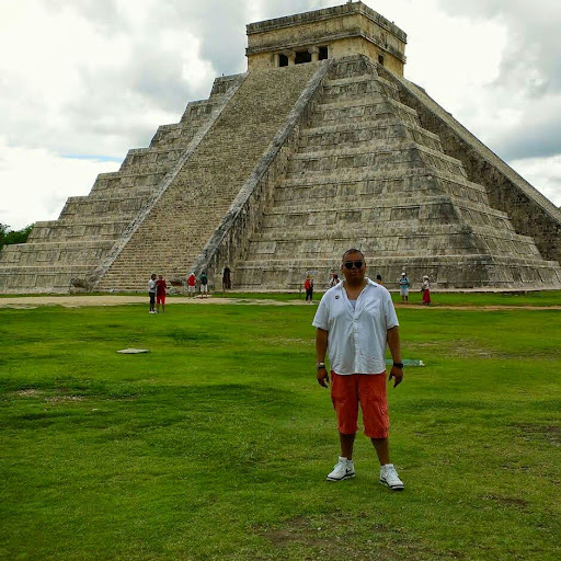 Eduardo Perez Photo 47