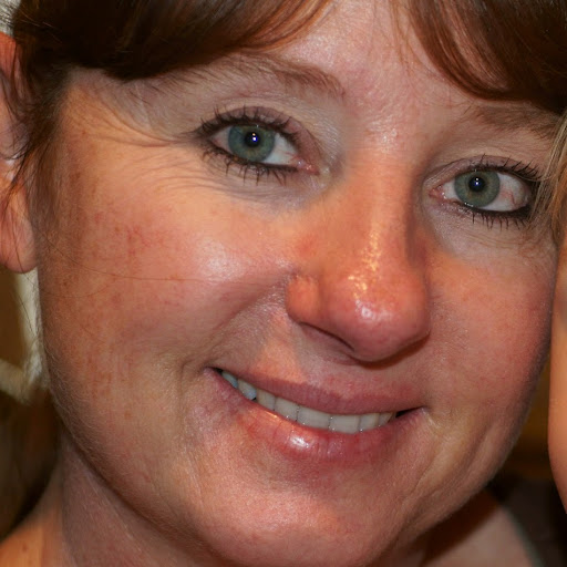 Deanna Reynolds Photo 33