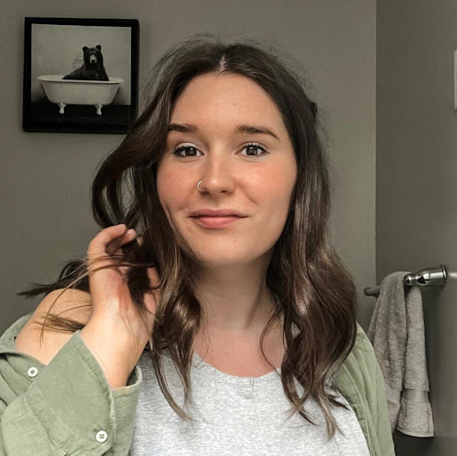 Lindsey Hutchins Photo 8