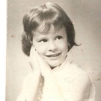 Stefanie Roth Photo 23