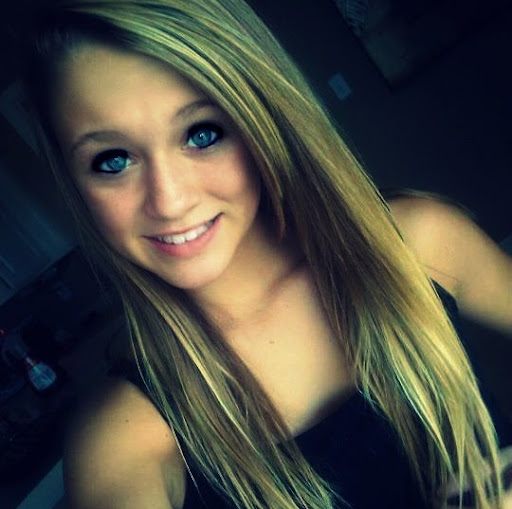 Alyssa Shields Photo 14