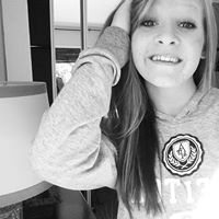 Elizabeth Mccormack Photo 28