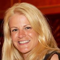 Jennifer Pavone Photo 7