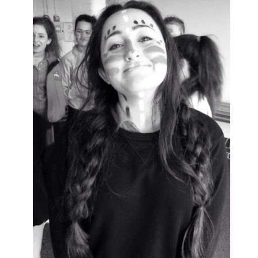 Zoe Howell Photo 6
