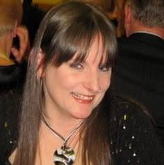 Louise Richards Photo 38