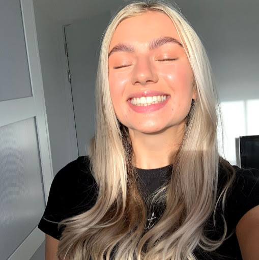 Holly Watson Photo 18