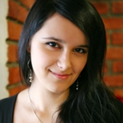 Alicia Benson Photo 17