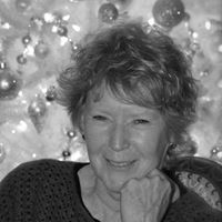 Deborah Ball Photo 37