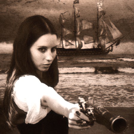 Anne Bonny Photo 19