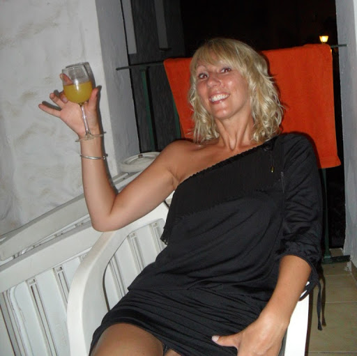 Helen Warner Photo 31