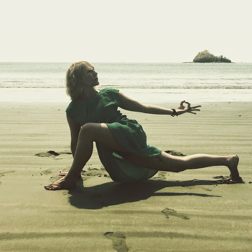 Amanda Reagan Photo 8