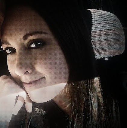 Amanda Hammer Photo 14