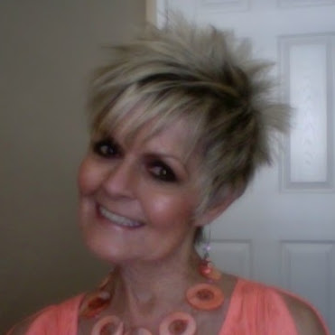 Suzanne Smith Photo 20