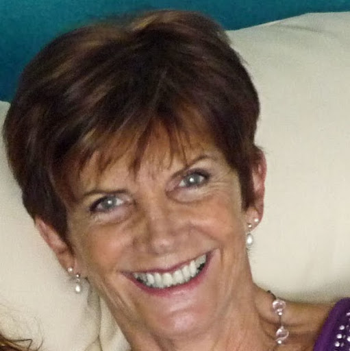 Christine Pratt Photo 34