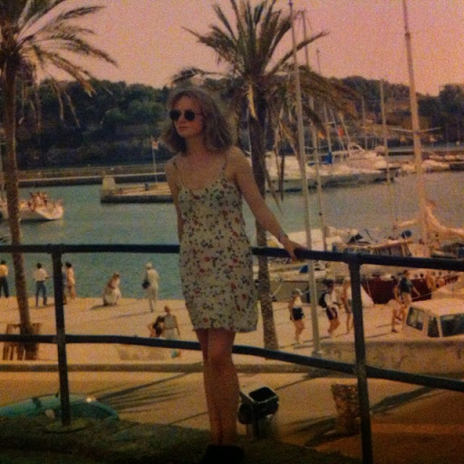 Vicky Barnes Photo 14