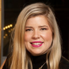 Amanda Simpson Photo 17