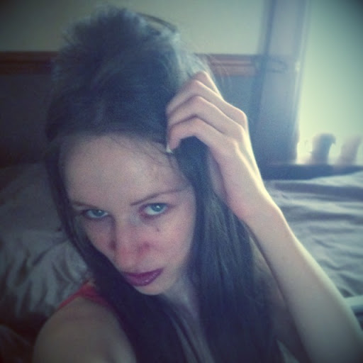 Amanda Sutherland Photo 17