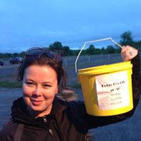 Lindsey Lowe Photo 20