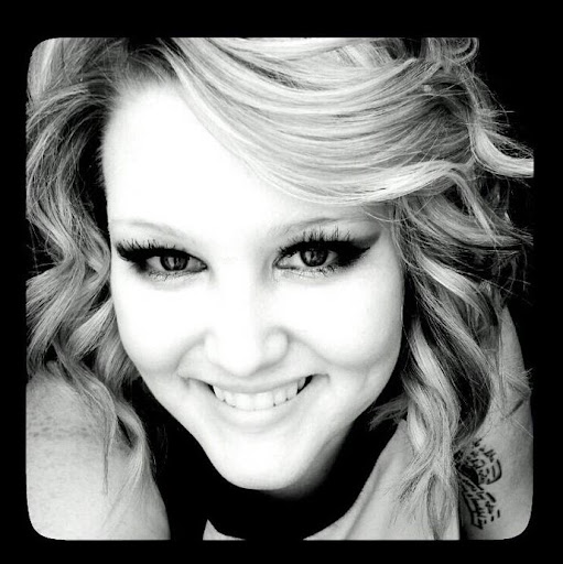 Holly Gallagher Photo 20