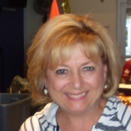 Angela Hanson Photo 35