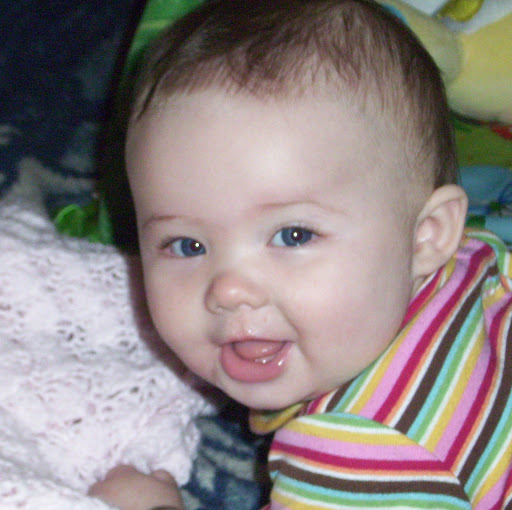 Emily Collins Photo 42