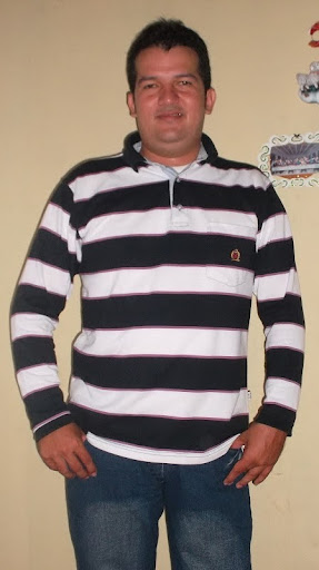 Julian Reyes Photo 12