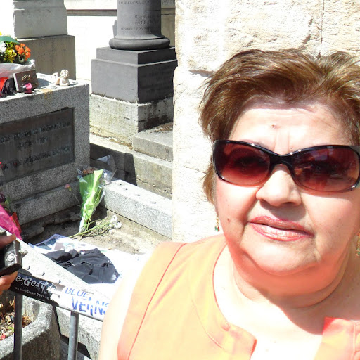 Rosa Cardona Photo 35