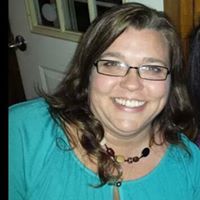 Emily Collins Photo 35