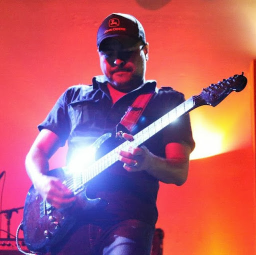 Efren Hernandez Photo 15