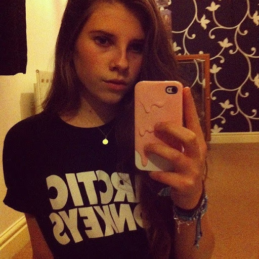 Molly Nicholas Photo 13