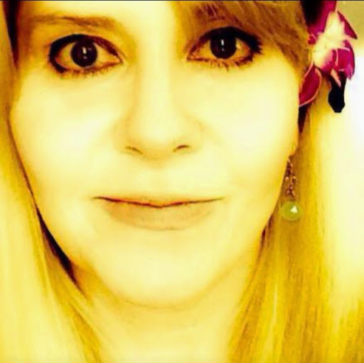 Laura Scott Photo 10