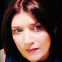 Catherine Curran Photo 14