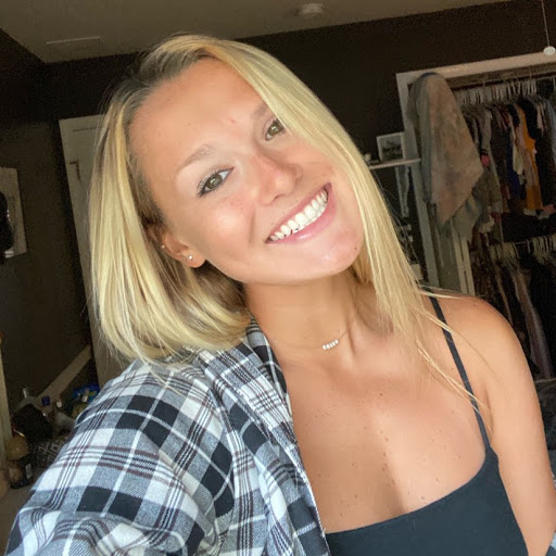 Leah Schmidt Photo 34