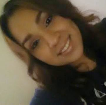 Julia Reyes Photo 20