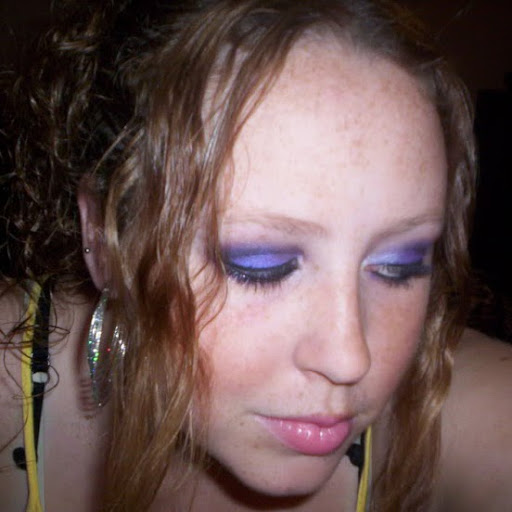Laura Sullivan Photo 11