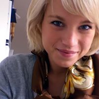 Julia Stein Photo 19
