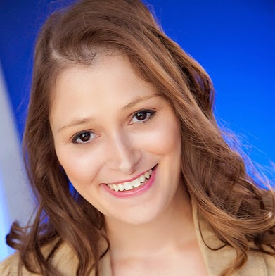 Andrea Moyer Photo 11