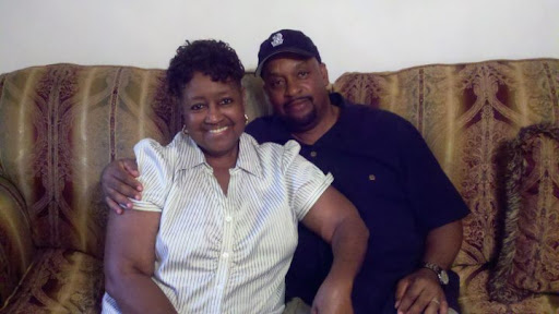 Elizabeth Miles Photo 40