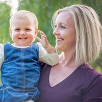 Angie Currie Photo 4