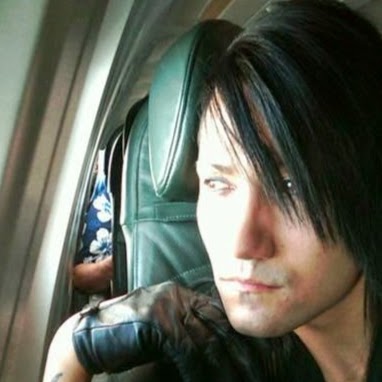 Laura Vickers Photo 32