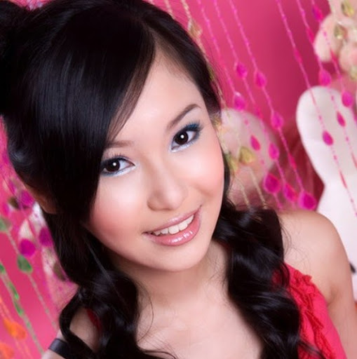 Cynthia Nicolas Photo 23