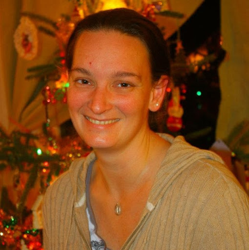 Jennifer Holcomb Photo 34
