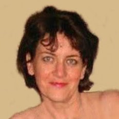 Claire Robbins Photo 28