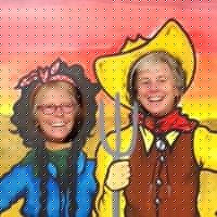 Sarah Bronson Photo 19