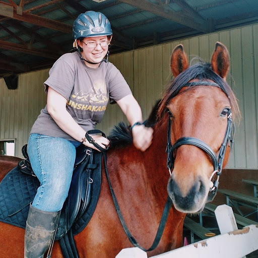 Hannah Nicholson Photo 18