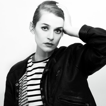 Rebecca Sommer Photo 18
